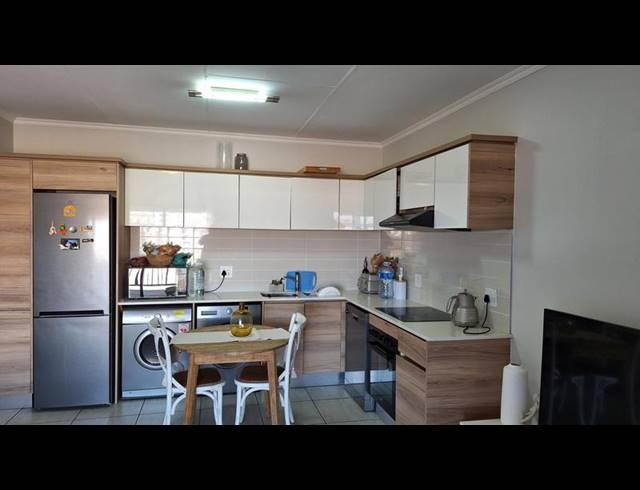 1 BEDROOM APARTMENT FOR SALE IN WATERFALL